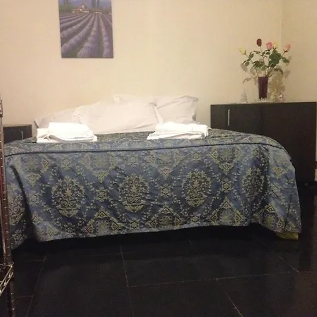 Les Maisons D'italie Bed & Breakfast *